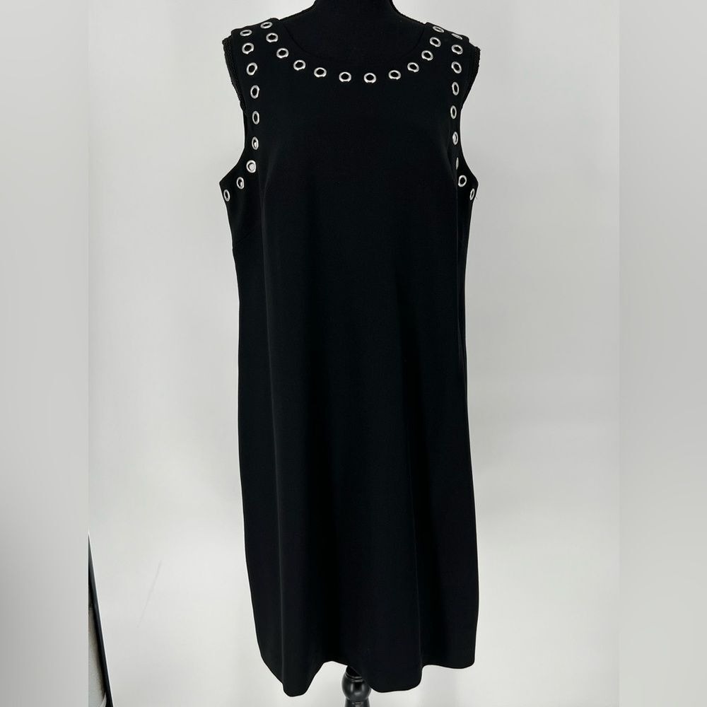 ADRIANNA PAPER SILVER GROMMET BLACK‎ SHIFT DRESS